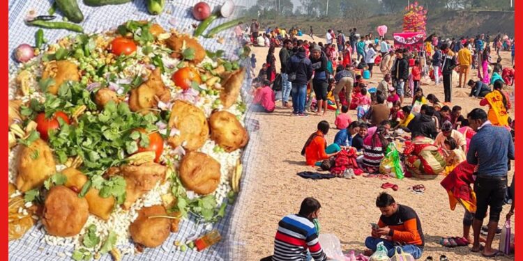 Kenjakura Muri Mela: মাঠের মাঝে মুড়ি উৎসব, পুঁটলিতে থাকে লোভনীয় খাবার! স্বাদ পাবেন বাঁকুড়ায়