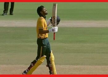 Vijay Hazare Trophy: এক ওভারে সাতটি ছক্কা! দেখুন ঋতুরাজ গায়কোয়াড়ের অবিশ্বাস্য ইনিংস