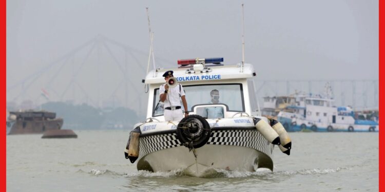 River traffic police: অতীতের গরিমা আর নেই, কমেছে কাজের ভার রিভার ট্রাফিক পুলিশের