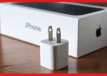 iPhone Seized: চার্জার নেই কেনো? দোকানে বাজেয়াপ্ত হল শতাধিক আইফোন