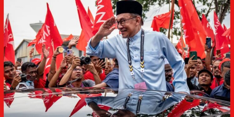 Malaysia: মালয়েশিয়া নতুন প্রধানমন্ত্রী আনোয়ার ইব্রাহিম, অতীত জীবন নিয়ে বিতর্ক তুঙ্গে