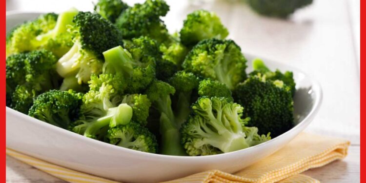 Broccoli food value: স্বাদে অসাধারণ, সবুজ ব্রকলি স্বাস্থ্যের জন্য কতটা উপকারি জানেন কি?