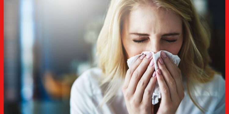 Cold Allergy : হাওয়া বদল হতেই গলা খুসখুস-ঘন ঘন হাঁচি! কোল্ড অ্যালার্জিতে ভুগছেন না তো?