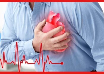 Symptoms heart attack: হঠাৎ বুকে ব্যথা? জেনে নিন হার্ট অ্যাটাকের লক্ষণগুলি