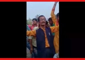 Memari College: ছাত্রদের সাথে উদ্দাম নাচে ব্যস্ত অধ্যক্ষ! সোশ্যাল মিডিয়ায় ভিডিও ছড়াতেই বিতর্ক