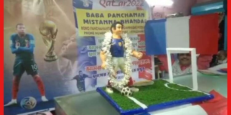 Chandannagar: সন্দেশের তৈরি নিখুঁত Chandannagar, বিশ্বকাপের আবহে তাক লাগালেন মিষ্টান্ন ব্যবসায়ী