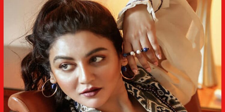 Jaya Ahsan: বলিউডে পা রাখছেন জয়া আহসান! কার সঙ্গে স্ক্রিন শেয়ার করছেন অভিনেত্রী?