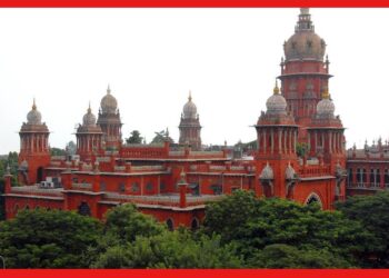Madras High Court: রাজ্যের কোনও মন্দিরেই মোবাইল ফোন নিয়ে ঢোকা যাবে না, কড়া নির্দেশ আদালতের