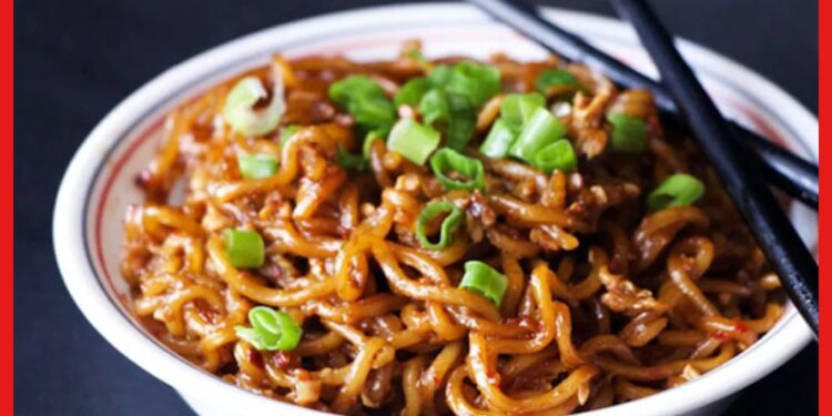 Instant Noodles: শীতকালে একটু বেশি নুডলসের দিকে ঝুঁকছেন? মারাত্মক ক্ষতি হচ্ছে শরীরের