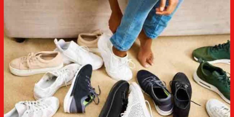 Vastu Tips For shoes: চটি-জুতোতেই একত্রিত হয় নেগেটিভ এনার্জি! জেনে নিন সঠিকভাবে রাখার নিয়ম