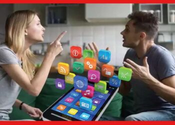 Smartphone Use: স্মার্টফোনের কারণে তিক্ত হচ্ছে স্বামী-স্ত্রীর সম্পর্ক, প্রকাশ্যে চাঞ্চল্যকর রিপোর্ট