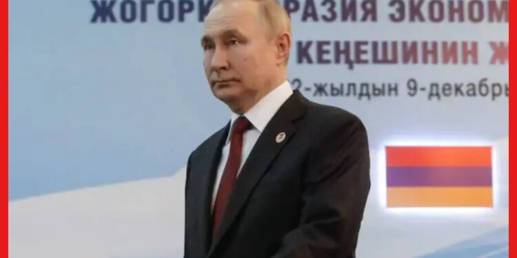 Vladimir Putin: বাঙ্কারে আশ্রয় নিয়েছেন পুতিন, গোটা রাশিয়াকে কাবু করেছে অজানা জ্বর!