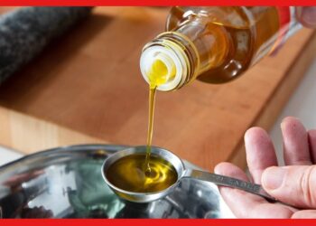 Mustard oil: ভয় নয়, সরষের তেল খেলে কাছে আসবে না বহু অসুখ