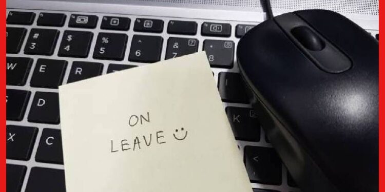 Office Leave: পছন্দের ওয়েব সিরিজ দেখার সময় চাই, সাফ জানিয়ে ছুটির আবেদন কর্পোরেট কর্মীর