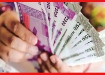 Money: এই পাঁচ অভ্যাসে পকেটে টাকা থাকে না, বড়লোক হতে এখনই ত্যাগ করুন
