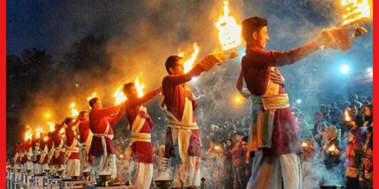 Ganga Aarti: জলাশয়ের ঘাটেই সূচনা গঙ্গারতির, বারাণসীর মতো দৃশ্য এবার দমদমে