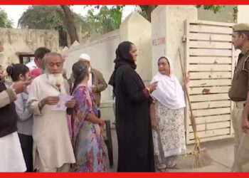 Gujarat Election 2022: প্রথম দফার ভোটগ্রহণ পর্ব শুরু মোদীগড়ে, ভাগ্য পরীক্ষা ৭৮৮ জন প্রার্থীর