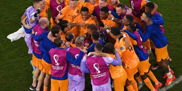FIFA World Cup 2022: যুক্তরাষ্ট্রকে হারিয়ে ৩-১ গোলে হারিয়ে কোয়ার্টার ফাইনালে নেদারল্যান্ডস