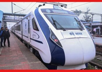 Vande Bharat Express: চলন্ত বন্দে ভারতে দৌড়ে উঠতে গেলেন যাত্রী! ফিরলেন মৃত্যুর মুখ থেকে
