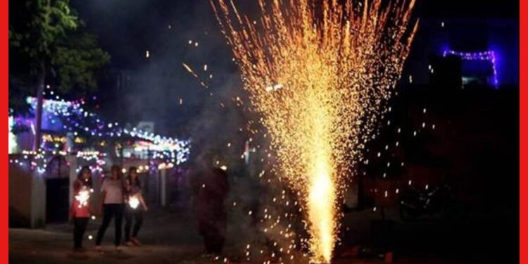 New Year Celebration : নিষেধাজ্ঞার পরোয়া নেই, তিলোত্তমার বর্ষবরণ মধ্যরাতে বদলে গেল দীপাবলিতে!