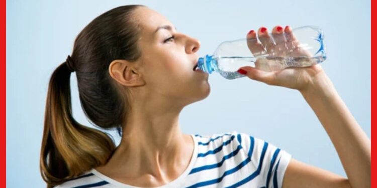 Weight Loss Tricks Water: শুধু জল পান করেই কমবে ওজন! এই সিক্রেট ট্রিকস জানেন তো?
