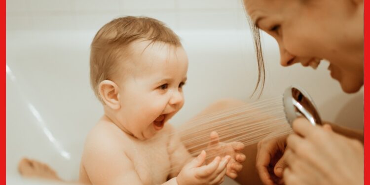 Parenting Tips: শীতে স্নানের সময় সামান্য ভুলেই ঠান্ডা লাগছে শিশুর! কীভাবে সাবধানে রাখবেন?