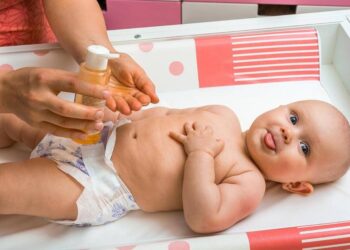 Best Massage Oil For Baby: শিশু শরীরের হাজারো সমস্যা হবে দূর, এক ফোঁটা তেলেই রয়েছে ম্যাজিক