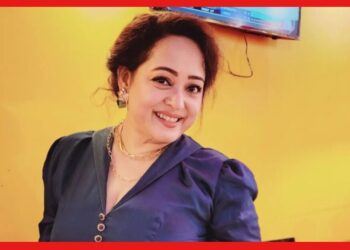 Aparajita Adhya: ‘হামে তো লুট লিয়া মিলকে ইশক ওয়ালো নে’, সিনেমা হলে গান ধরলেন অপরাজিতা আঢ্য