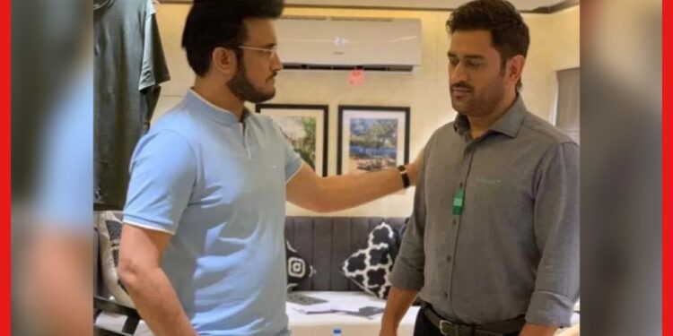 Chennai Super Kings: দুই কিংবদন্তি অধিনায়ক একসঙ্গে, ধোনি-সৌরভের কথোপকথনের ছবি শেয়ার করল সিএসকে