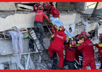 Turkey And Syria Earthquake: তুরস্কের মৃত্যুপুরীতে শিশুদের হাহাকার! কেঁদে ফেলছেন উদ্ধারকর্মীরা