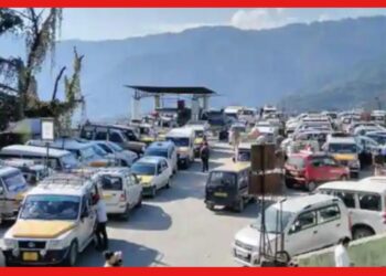 Sikkim Tour: শিলিগুড়ি থেকে মিলছে না সিকিম যাওয়ার বাস-গাড়ি, চরম ভোগান্তি পর্যটকদের