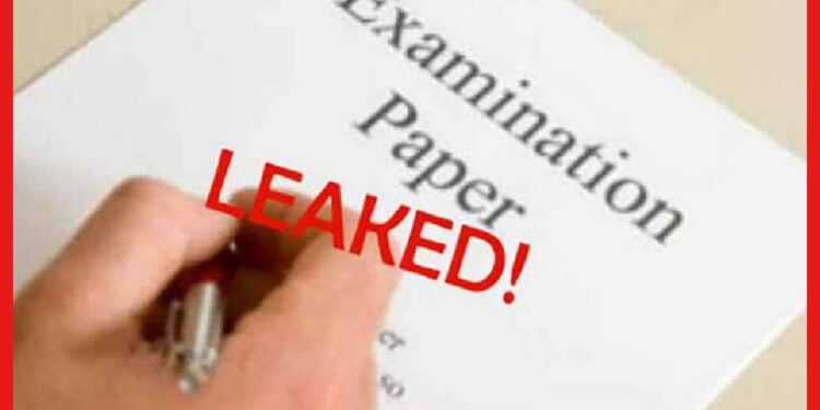 Madhyamik English Paper Leak : কীভাবে ‘ফাঁস’ হল মাধ্যমিকের ইংরেজি পরীক্ষার প্রশ্নপত্র ? জানাবে পর্ষদ