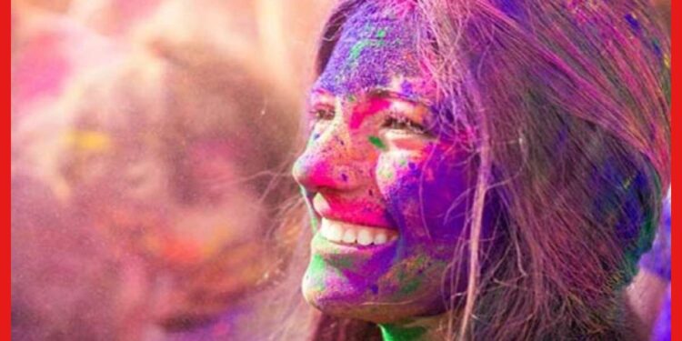Holi Hair Care Tips: হোলির রঙেও চুল থাকবে ঝলমলে, আগে থেকে নিন এক্সট্রা কেয়ার