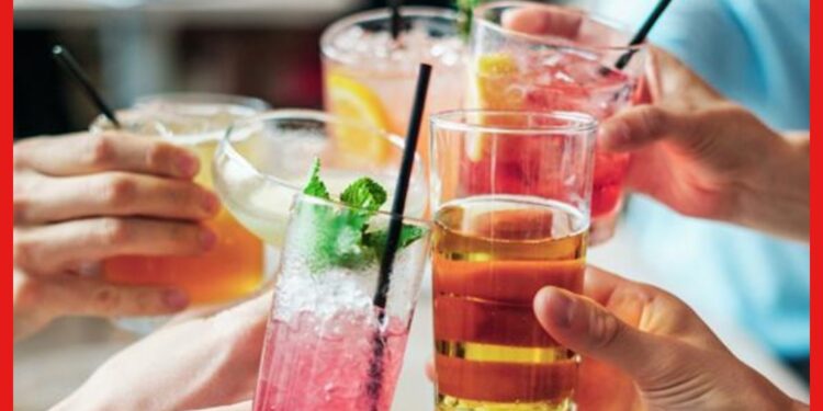 Side effects of drinking soft drinks: গরমে তৃষ্ণা মেটাতে কোল্ড ড্রিংক খাচ্ছেন? প্রতি চুমুকেই বিপদ