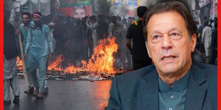 Imran Khan: গ্রেফতারি পরোয়ানায় স্থগিতাদেশ, হাঁফ ছেড়ে বাঁচলেন ইমরান খান