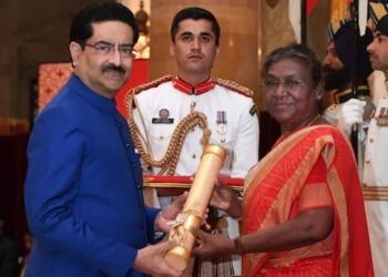Padma Bhushan: পদ্মভূষণ পেলেন শিল্পপতি কুমার মঙ্গলম বিড়লা, রাষ্ট্রপতির হাত থেকে গ্রহণ করলেন পদ্ম পুরস্কার