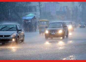 Weather Update: রবিবার ছুটির মজা মাটি করল বৃষ্টি, আবহাওয়ার দুর্যোগ কবে কাটবে?