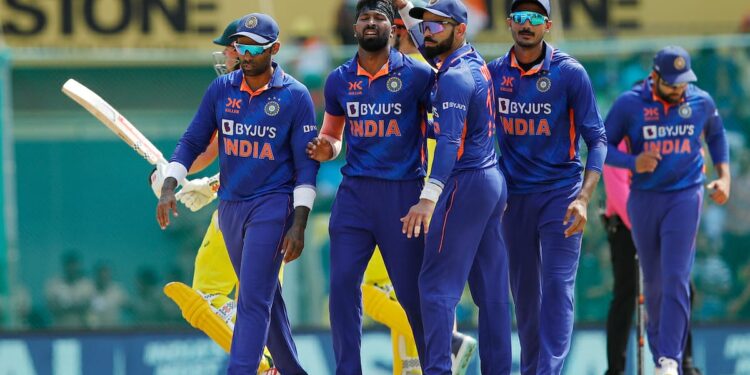 Ind vs Aus: ২০১৯ সালের মার্চের পর ঘরের মাঠে প্রথম ওডিআই সিরিজ হারল ভারত,ওডিআই র্যাঙ্কিংয়ে নামল দুই নম্বরে