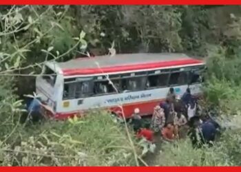 Bus Accident: মুসৌরি-দেরাদুন রুটে বাস খাদে পড়ে ২ জনের মৃত্যু, আহত বেশ কয়েকজন