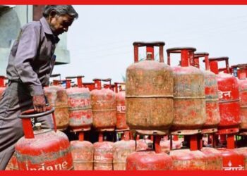 Gas Cylinder Price: স্বস্তি দিয়ে এক ধাক্কায় কমল গ্যাসের দাম! আপনার শহরে কত?