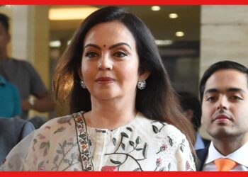 Nita Ambani: মধ্যবিত্ত পরিবার থেকে ধনকুবেরের স্ত্রী, কোন জাদুতে বদলেছে নীতা আম্বানির জীবন?
