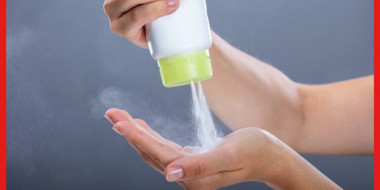 Effects of Talcum Powder: গরমে আরাম পেতে পাউডার ব্যবহার করছেন? চুপিসাড়ে ডাকছেন ক্যানসার