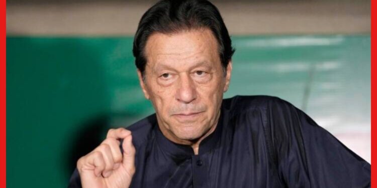 Imran Khan: ইমরান খানের বিদ্রোহের মশাল নিভছে আর্মির বিরুদ্ধে ? ৩ টে পথ খানসাহেবের সামনে