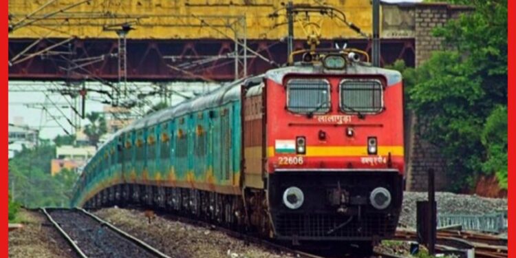 Train: রাতে সবচেয়ে দ্রুতগতিতে কেন দৌড়য় দূরপাল্লার ট্রেন? জেনে নিন বিশেষ নিয়ম