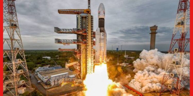 Chandrayaan-3: মহাকাশে মানুষ পাঠাচ্ছে ভারত! চন্দ্রযান- ৩এ পুরোনো ভুল নয়, ফের চাঁদের দক্ষিণ মেরুতে ল্যান্ডিং কেন?