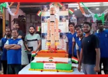 Chandrayaan-3: মিষ্টি দিয়ে তৈরি চন্দ্রযান ৩! ৯০ কেজির মহাকাশযান ভাইরাল