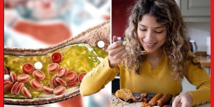 Cholesterol: সাবধান! পুজোয় জমিয়ে খাওয়া দাওয়ায় বাড়তে পারে কোলেস্টেরল, মেনে চলুন এই টিপস