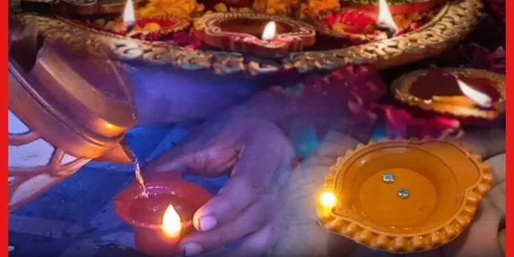 তেল নয়, জল দিলেই জ্বলছে প্রদীপ! বাড়িতেও বানাতে পারবেন কীভাবে? জানুন