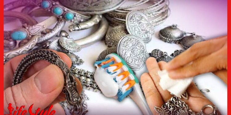 Lifestyle Hacks: এই হ্যাকস মানলেই কালো হয়ে যাওয়া রুপোর কিংবা অক্সিডাইজড গয়না গুলির রং হয়ে যাবে নতুনের মতোই