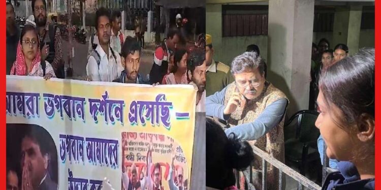 Justice Abhijit Gangopadhyay: ‘আমরা ভগবান দর্শনে এসেছি’, বিচারপতি গঙ্গোপাধ্যায়ের বাড়িতে দরবারে চাকরিপ্রার্থীরা